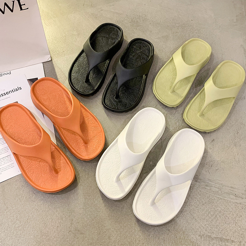 thickened-outdoor-fashionable-womens-flip-flops-soft-bottom-slope-heel-couples-toe-clip-beach-slippers-mens-flat-sandals thickened-outdoor-fashionable-womens-flip-flops-soft-bottom-slope-heel-couples-toe-clip-beach-slippers-mens-flat-sandals