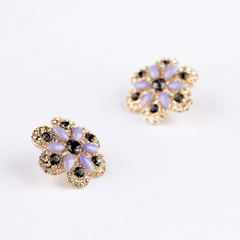 Fashion Simple Flower Stud Earrings Sweet Artistic Temperament Flower Earrings Exquisite Small Beautiful Ear Rings Wholesale display picture 7