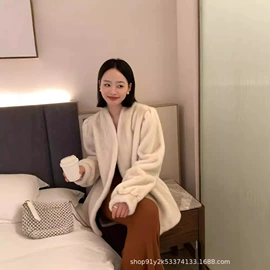 皮草;半身裙;女式马甲