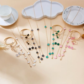 手链;项链;耳环