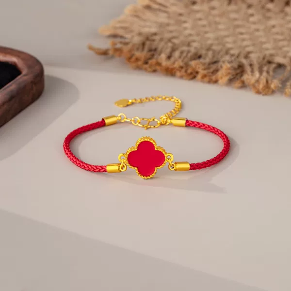Four-Leaf Flower Red Rope Bracelet, Fashionable 2026 New Style, Niche, Simple, Elegant, Versatile, Light Luxury Jewelry, Gift for Girlfriend