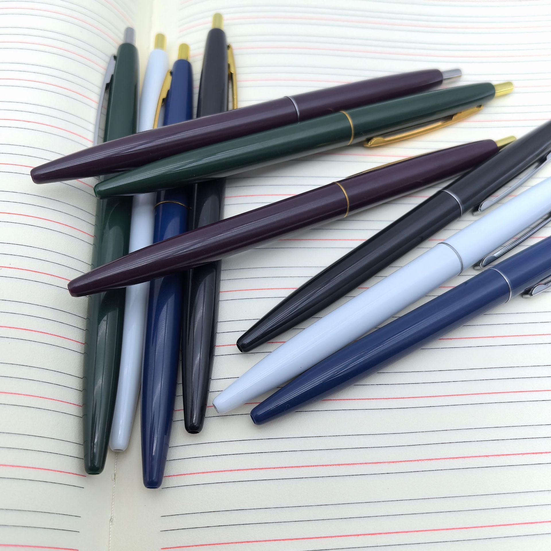 Personalizado clásico retro bolígrafo pequeño hotel Gaoshi puede hacer un conjunto de bolígrafo de promoción de publicidad de presión