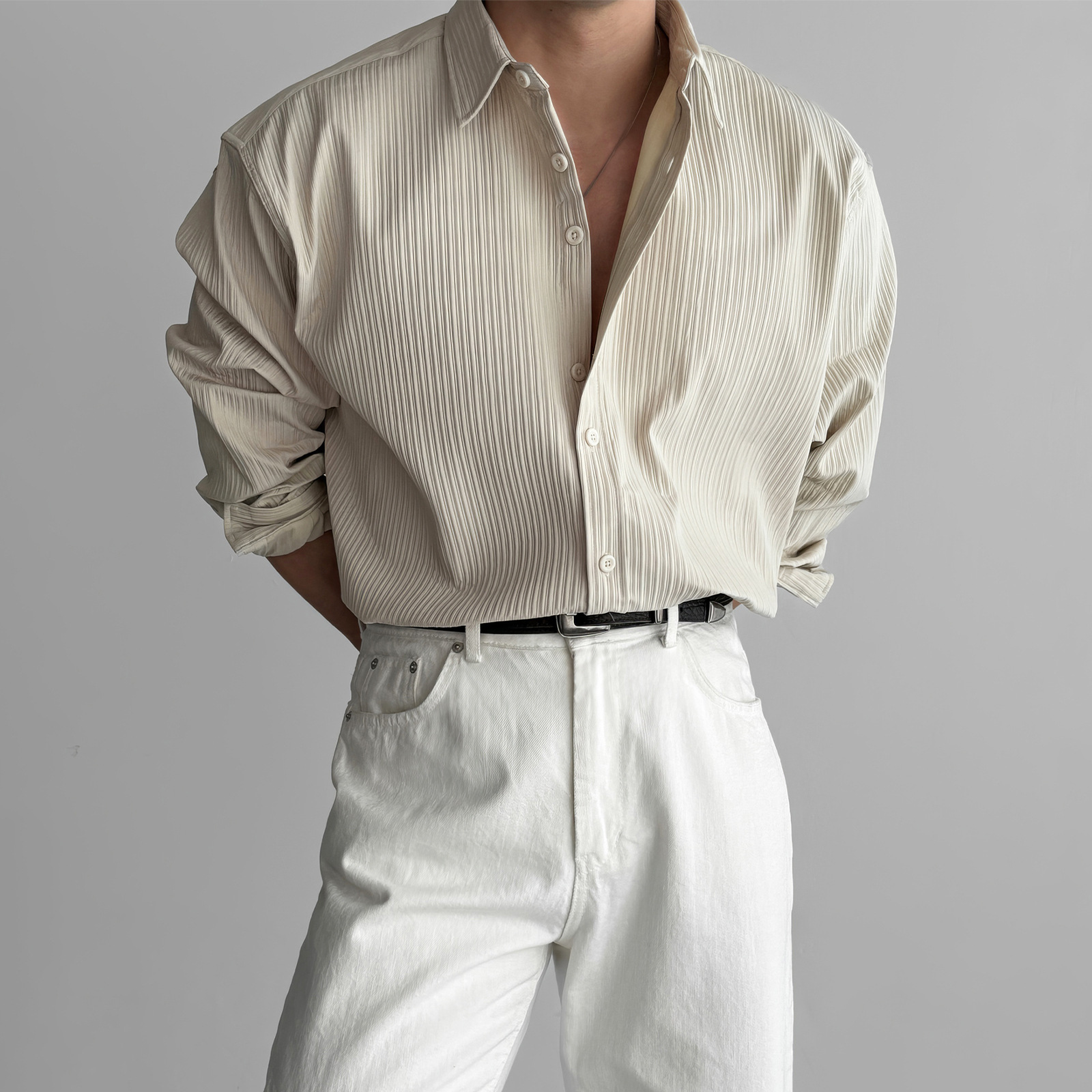 Korean style long-sleeved shirt for men, high-end vertical stripe texture, mature and sophisticated style, versatile, wrinkle-free, casual business shirt.