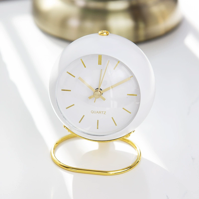 Металлические часы-будильник Творческий бесшумный детский бронзовый будильник простой гостиная спальня студент световой часы