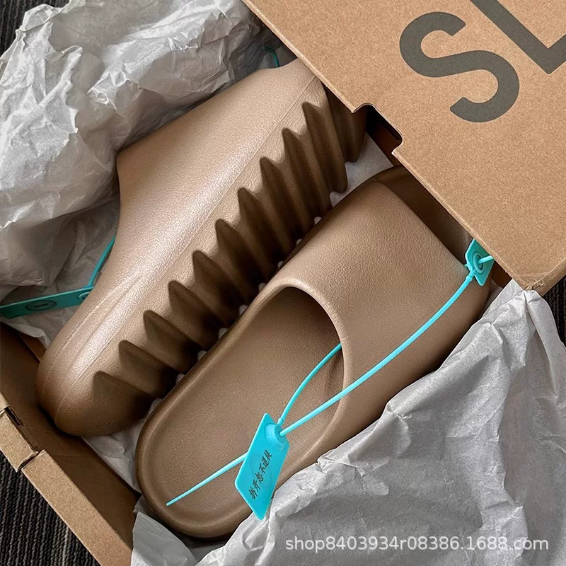 Сланцы coconut женские OG YEEZY противоскользящие 2025 новая толстая подошва внешняя обувь однослоговые летние сандалии