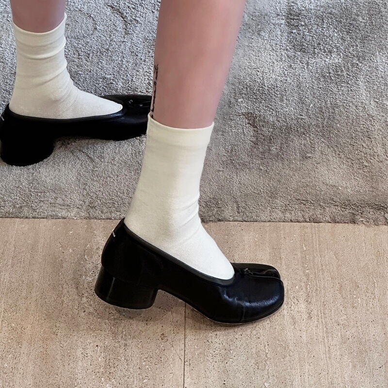 Sheepskin Version~2026 New Style Pleated Genuine Leather Chunky Heel Pig's Hoof Split-Toe Shoes for Women, Mid-Heel Single Shoes, Mary Jane High Heels