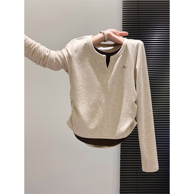 Counter Withdrawal ~ Cut Label Counter Fake Two-Piece Long-Sleeved T-Shirt with High-End Slimming Look Bottoming Shirt and Short Top Counter Withdrawal ~ Cut Label Counter Fake Two-Piece Long-Sleeved T-Shirt with High-End Slimming Look Bottoming Shirt and Short Top