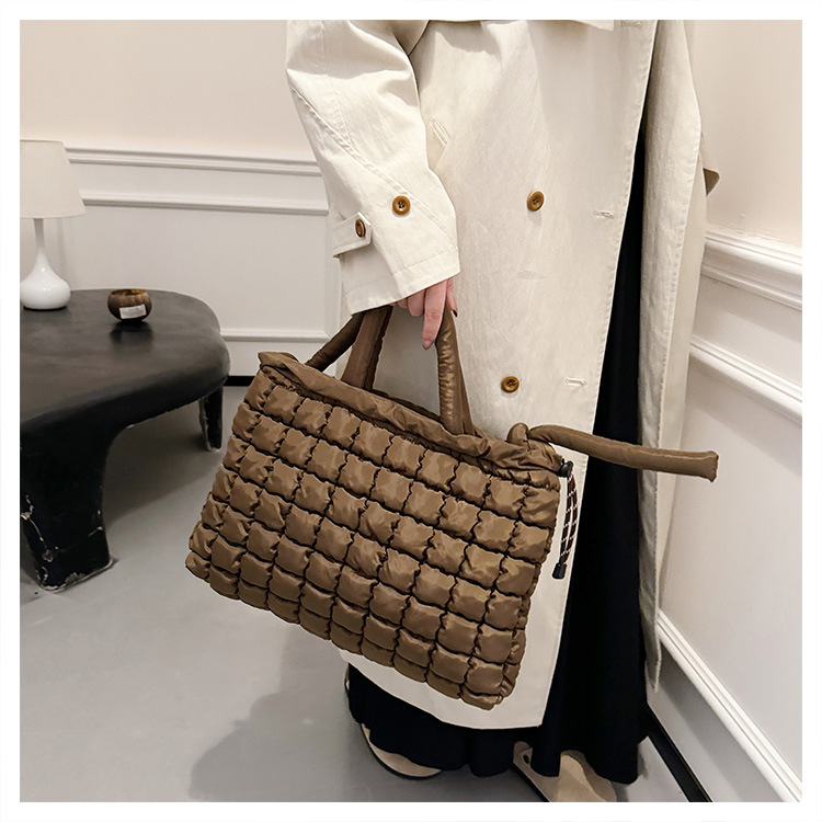 762g Weight Polyester Lining Material Sewing Thread Fashion Element Magnetic Buckle Closure Type Single Shoulder Strap Strap Type Tote Bag Bags Type Daily, Street, Shopping Occasion Nylon Material Solid Color Pattern Autumn&Winter Season Women's Gender Elegant, Classic Style Style Square Shape Medium Size Women's Medium Nylon Solid Color Elegant Classic Style Sewing Thread Square Magnetic Buckle Tote Bag 22