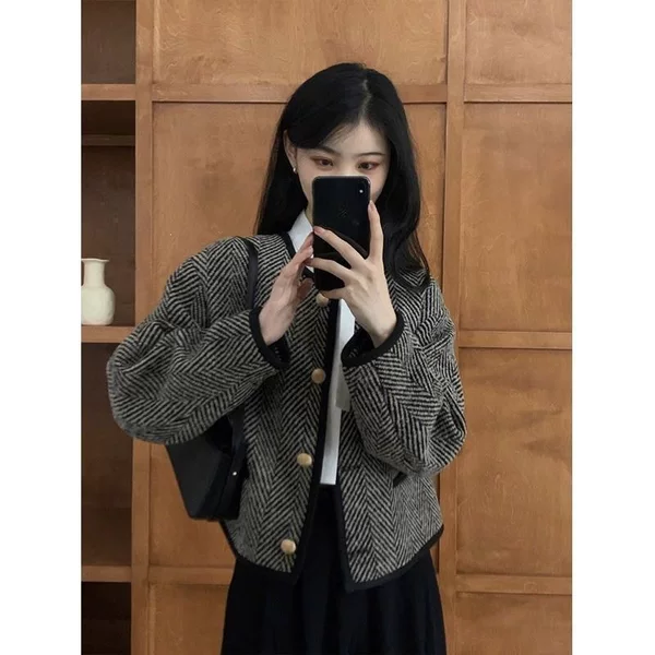 French retro style women's jacket, spring and autumn version, high-end vintage short jacket, cardigan top for autumn and winter