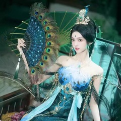 孔雀羽折り扇刺繍扇黒棒スパンコール扇子アリア春ギフト扇諸葛孔明羽扇中国風