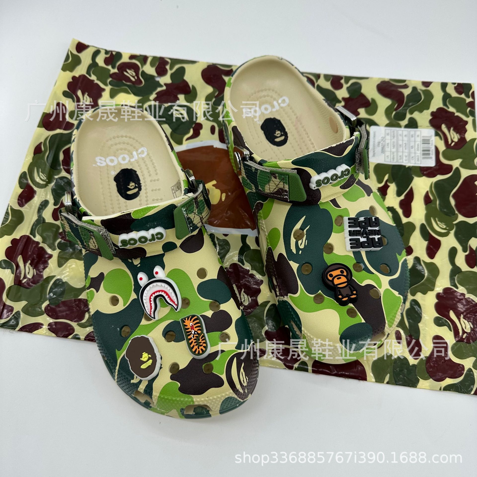 25 nuevos zapatos de agujero CROSS zapatos perezosos negro azul verde rosa tendencia de verano zapatillas casuales de pareja