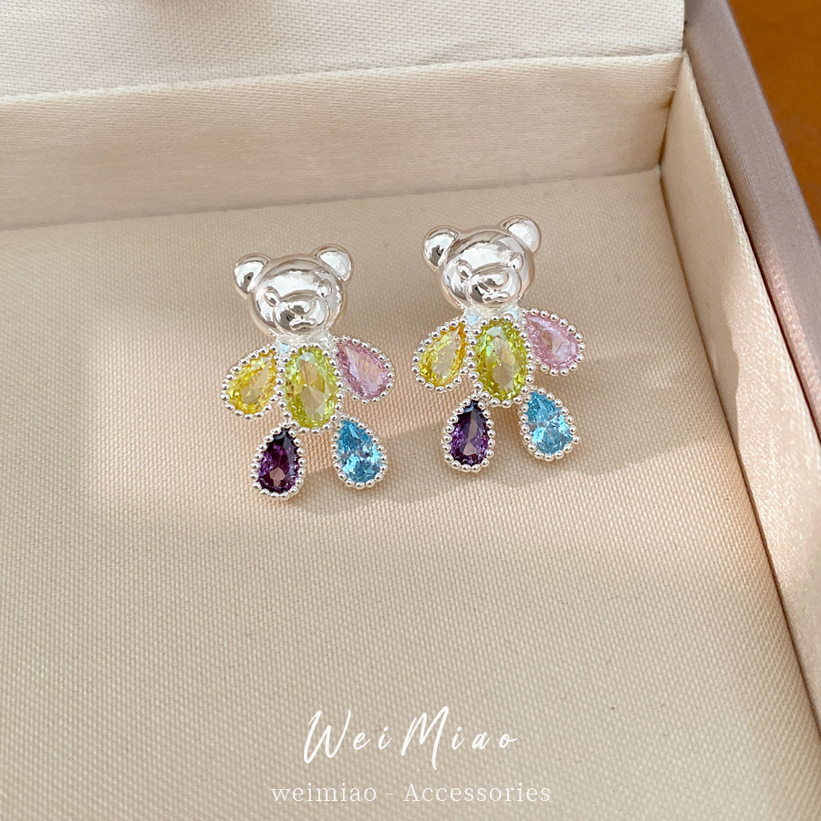 Agujas de plata Zircon osos colgante pernos delicados lindos aretes de lujo versátiles 2026 nuevos joyas de moda para los oídos image 4