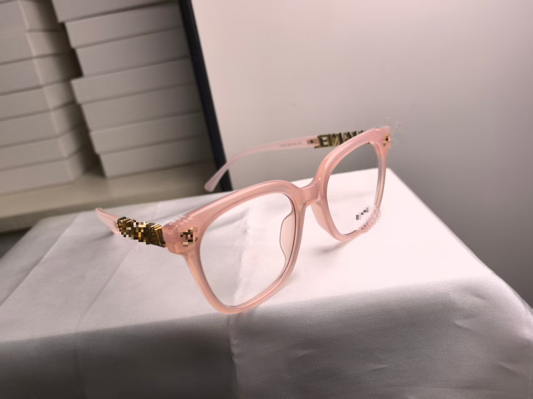 Fuchsia glasses