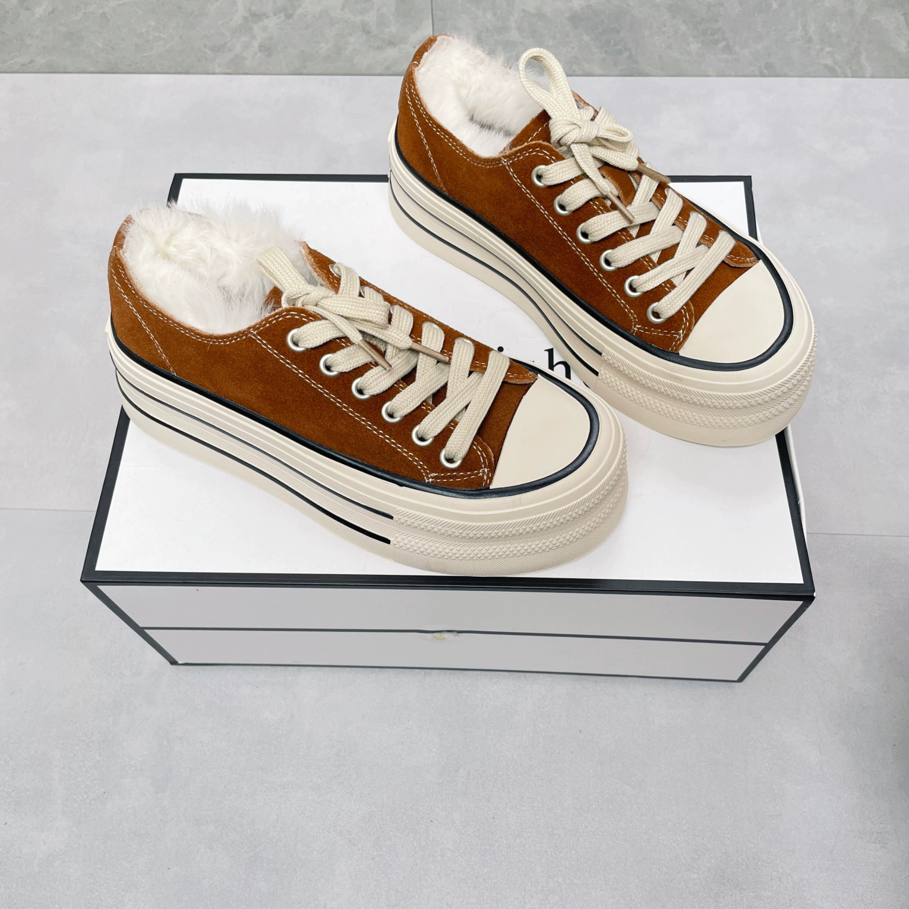 Волосы кролика и бархатные маленькие белые туфли женские зимние новые толстые шнуры матовые кожаные круглые туфли повседневные туфли на шнуровке