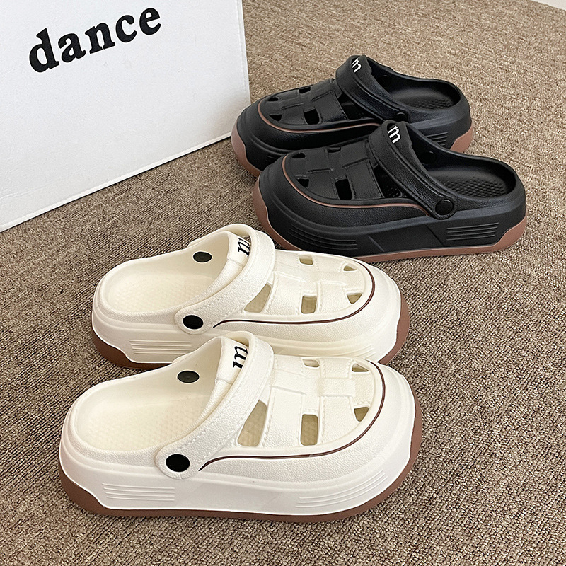 Hollow-Out Perforated Shoes with a Retro Feel, Fashionable and Versatile, Ins-Style, Non-Slip, Odor-Resistant, All-Season Closed-Toe Slippers for Women, Perfect for Summer