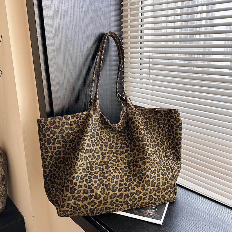 New Retro Niche Double-Sided Canvas Casual Large Capacity Shoulder Women's Fashion Commuter Tote Bag_voghion.com