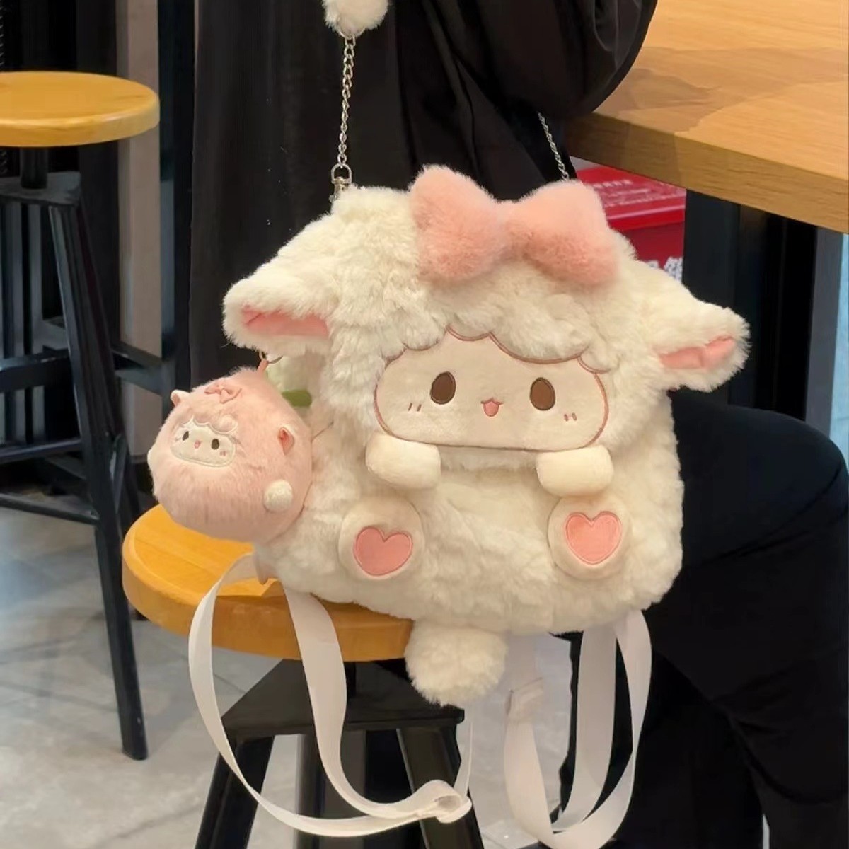 韩系新款卡通包蝴蝶结毛绒小羊公仔背包可爱软萌少女心玩偶双肩包