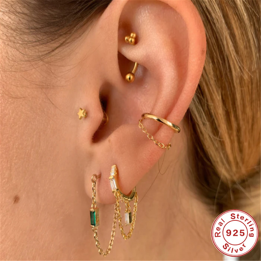 Title 3, Orecchini a catena con nappe in argento 925 e d...