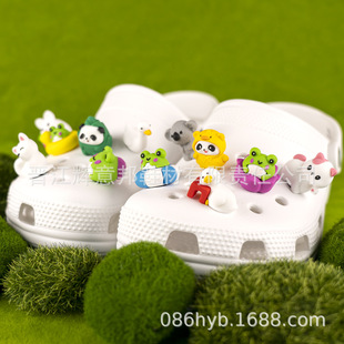 Cute cartoon hole shoes accessories stereo 3D shoes flower decorative buckle PVC garden shoes detachable diy accessories duck