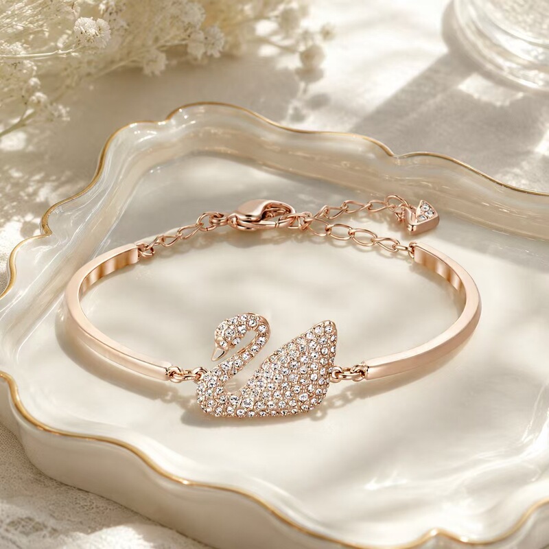 Swarovski Classic Full Diamond Swan Bracelet, Light Luxury Swarovski Element, High-End Feel, Cross-Border Hot-Selling Bracelet for Women