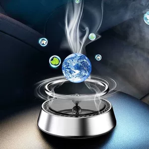 Üzən Planet avtomobil ətri, işıq sensorlu fırlanan metal günəş avtomobil ətri