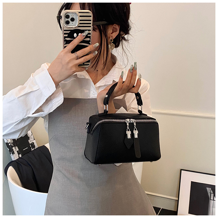Korean retro fashion hand-held box bag for women 2025 new trendy and versatile small square bag, a niche and simple crossbody bag undefined