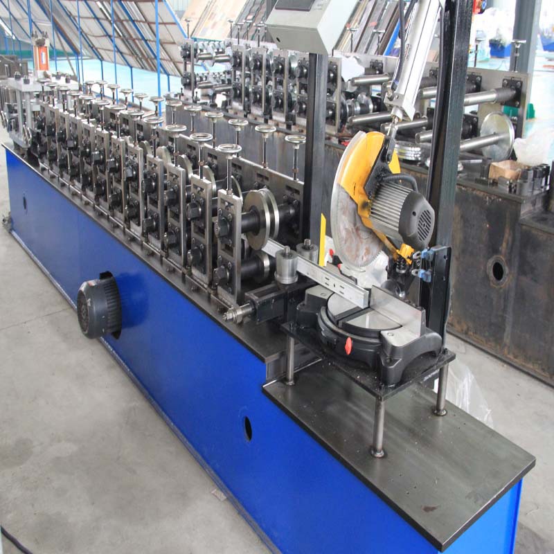 厂家供应全自动彩钢压瓦机 cu一体龙骨机 轻钢龙骨机器