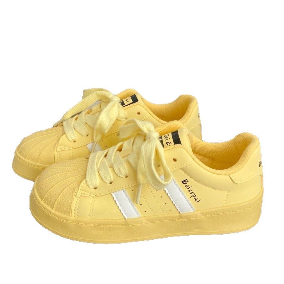 Zapatos de mujer de concha de suela gruesa con cabeza de tabla casual 2025, verano, nuevos zapatos blancos transpirables con suela suave, no cansados, zapatos blancos versátiles