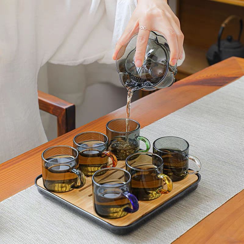 공장 도매 컬러 핸들 홍차 컵 홈 환대 유리 차 컵 쿵푸 차 작은 차 그릇