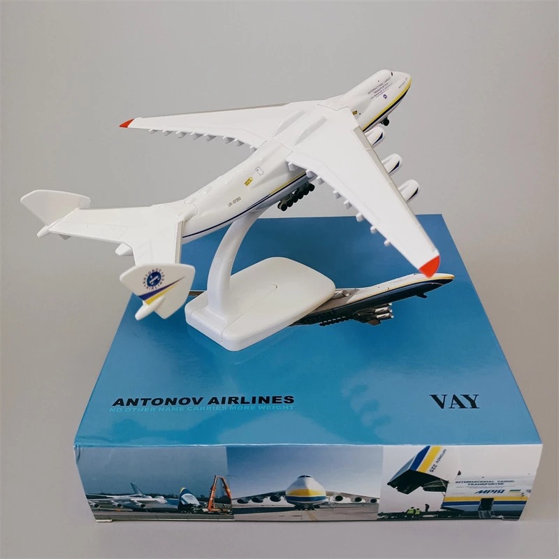 Transport plane, metal realistic airplane model, scale 1:400