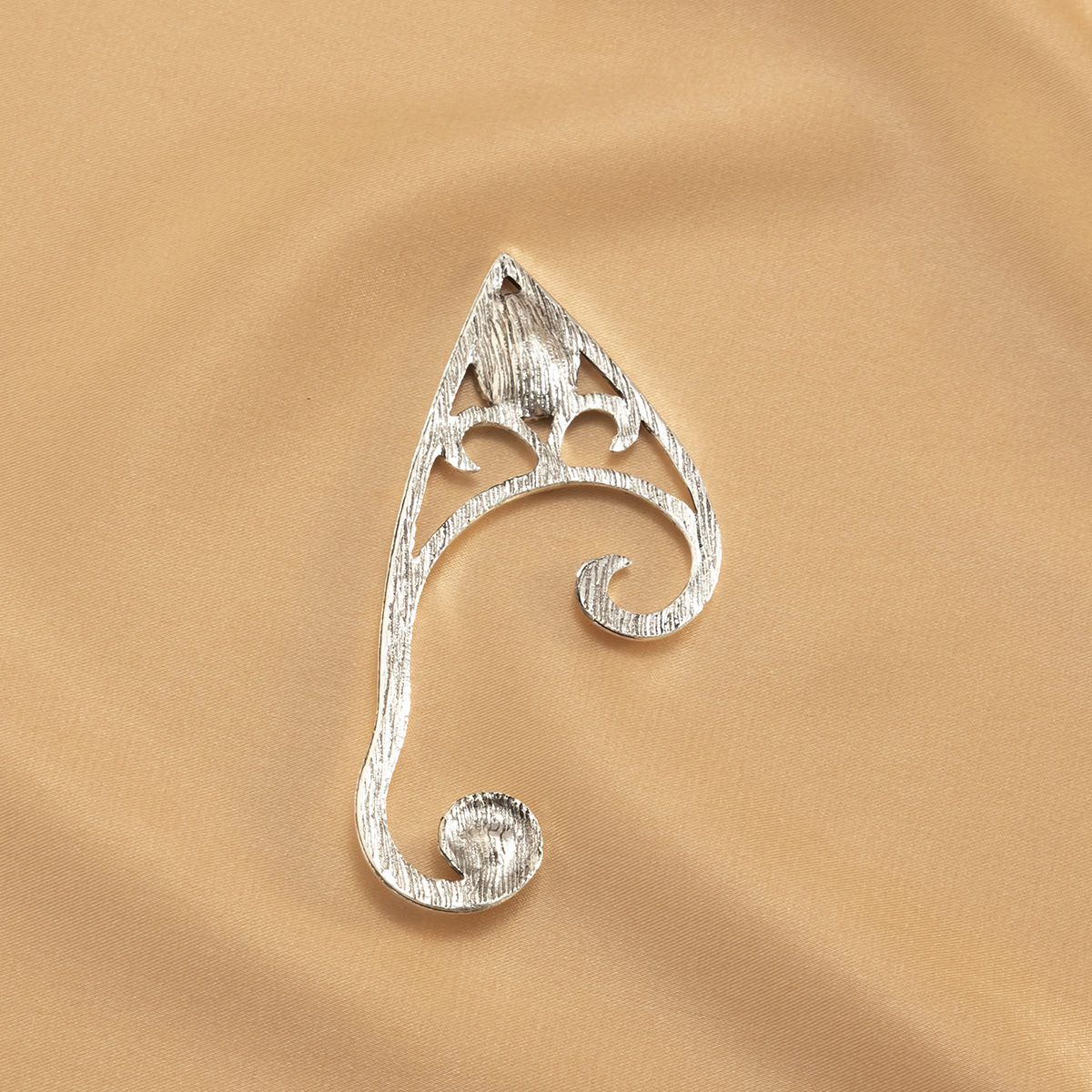 Clips d'oreille pendants en alliage de contour de pierre précieuse rouge rétro, bijoux d'oreille d'Halloween sans oreilles évidées personnalisées_voghion.com