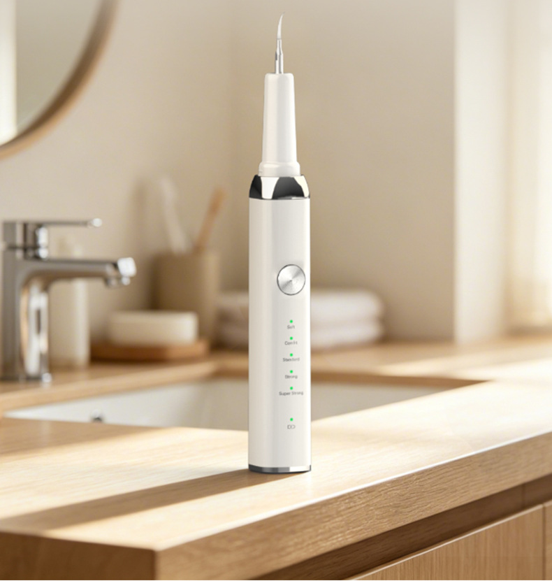 Ultrasonic dental scaler, portable, for home use
