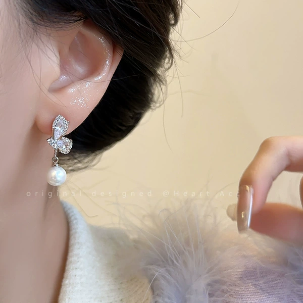 E671 Butterfly White Beads-Silver