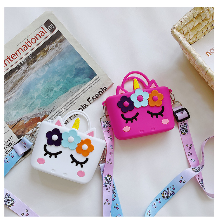 90g Weight Nylon Lining Material Zipper Closure Type Single Shoulder Strap Strap Type Animal Pattern White, Pink, Red Color Cute Cartoon  Silicone Bag 24