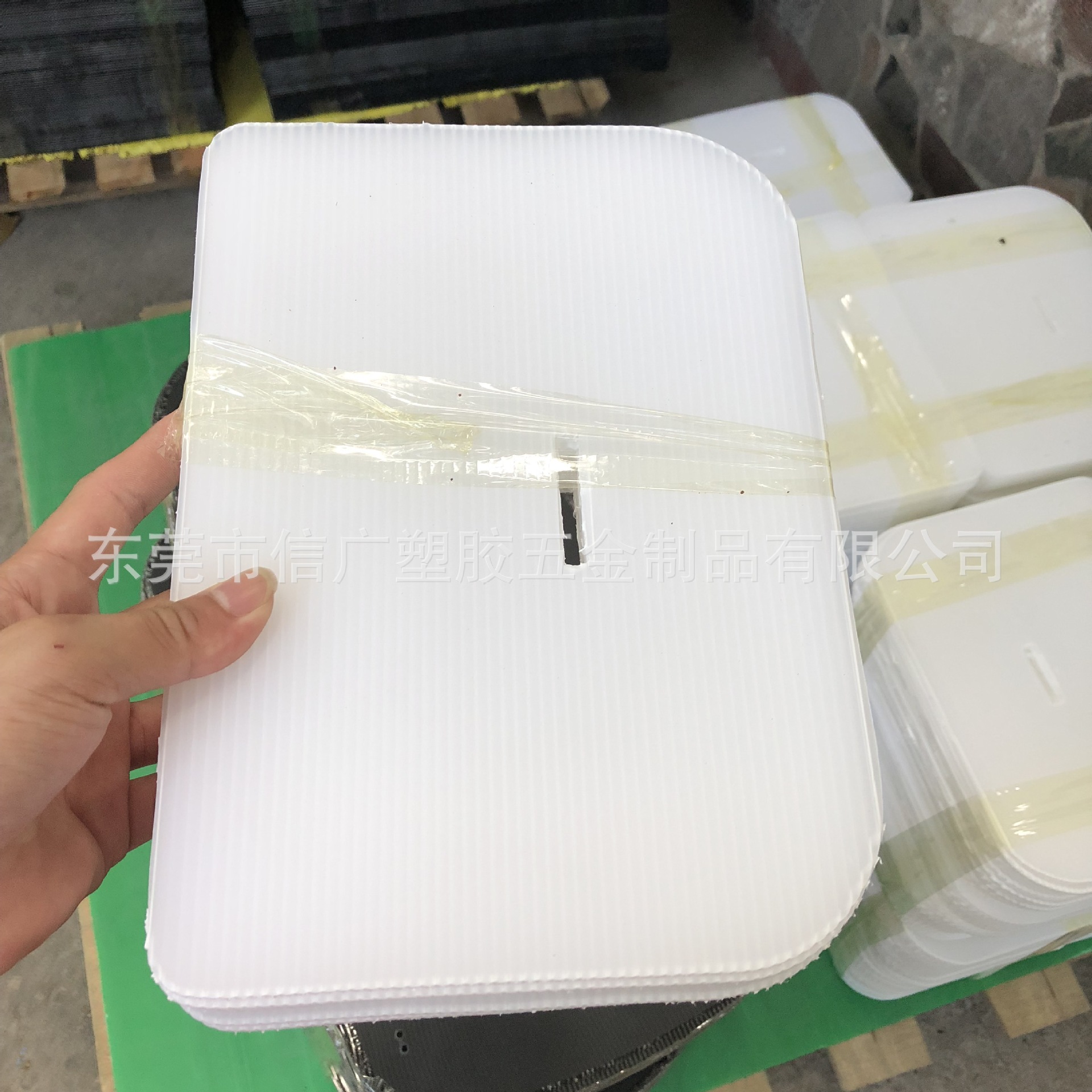 厂家供应PP塑料中空板塑料万通板瓦楞板隔板钙塑板空心板广告牌