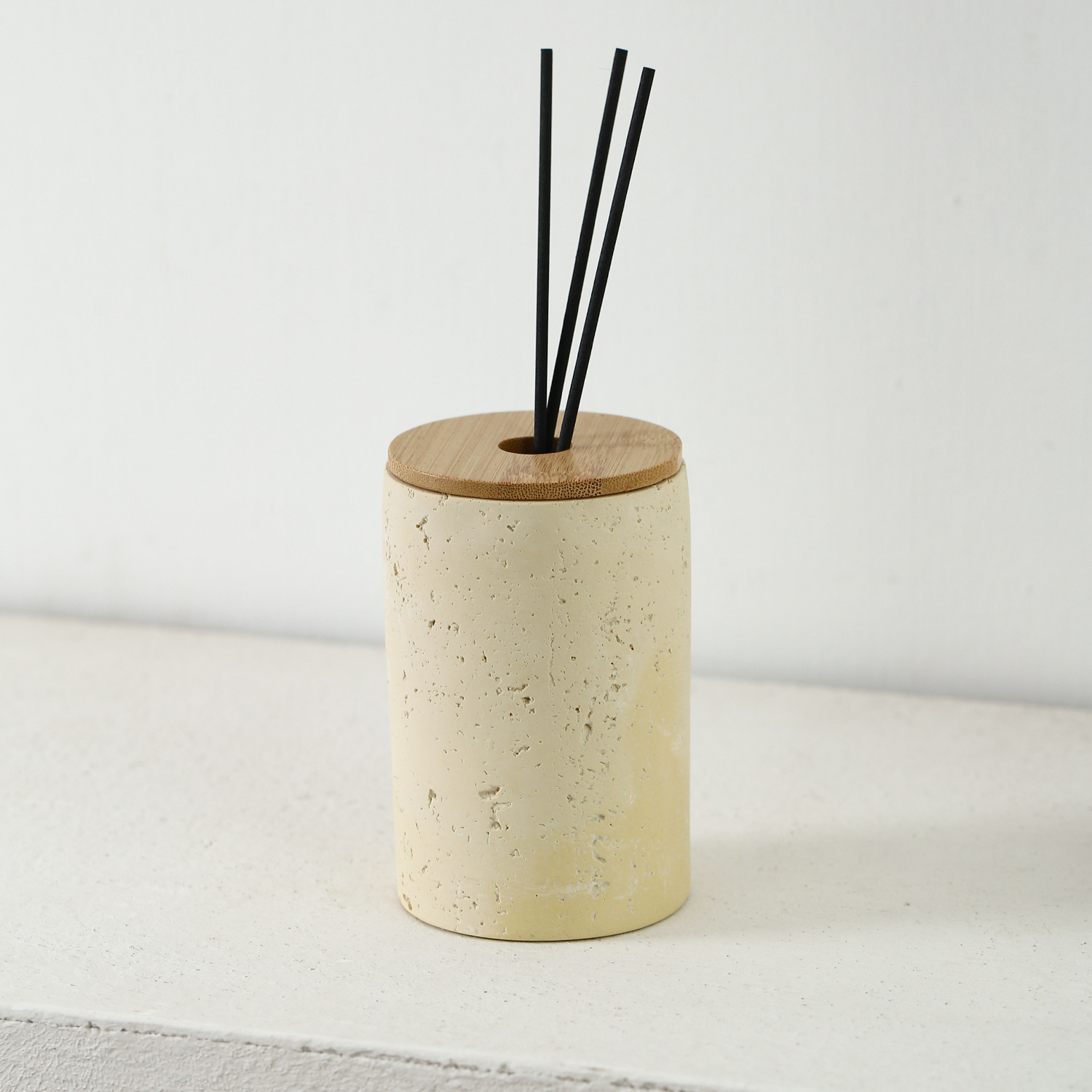 Túnel de viento silencioso almacena siete conjuntos de tazas de enjuague bucal, soporte de cepillo de dientes, botella de emulsión, botella de fragancia, bandeja de jabón, mesa de lavado