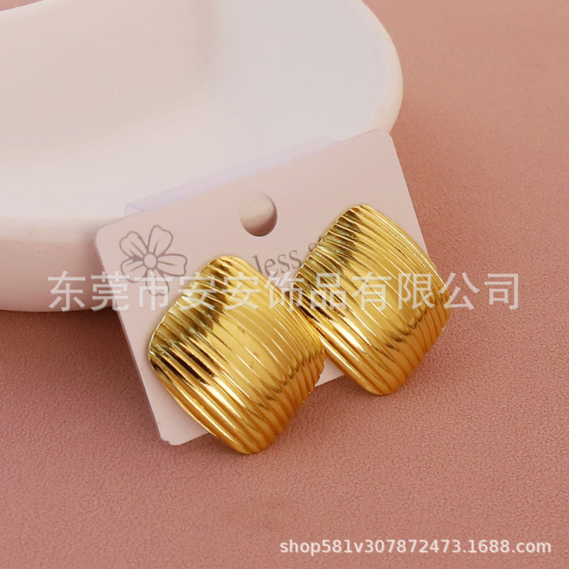 复古法式经典图案爱心耳钉约会礼物优雅轻奢高级感简约钛钢饰品女|undefined