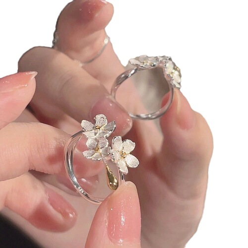 Flower open ring iris French retro niche design high-end light luxury temperament adjustable ring for women