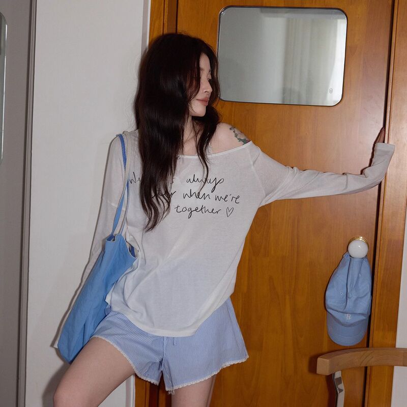 White Letter-Printed Sun-Protective Cover-Up for Women, Summer Thin Style, Lazy Style, Loose Fit, Off-Shoulder Casual Outerwear T-Shirt Top White Letter-Printed Sun-Protective Cover-Up for Women, Summer Thin Style, Lazy Style, Loose Fit, Off-Shoulder Casual Outerwear T-Shirt Top