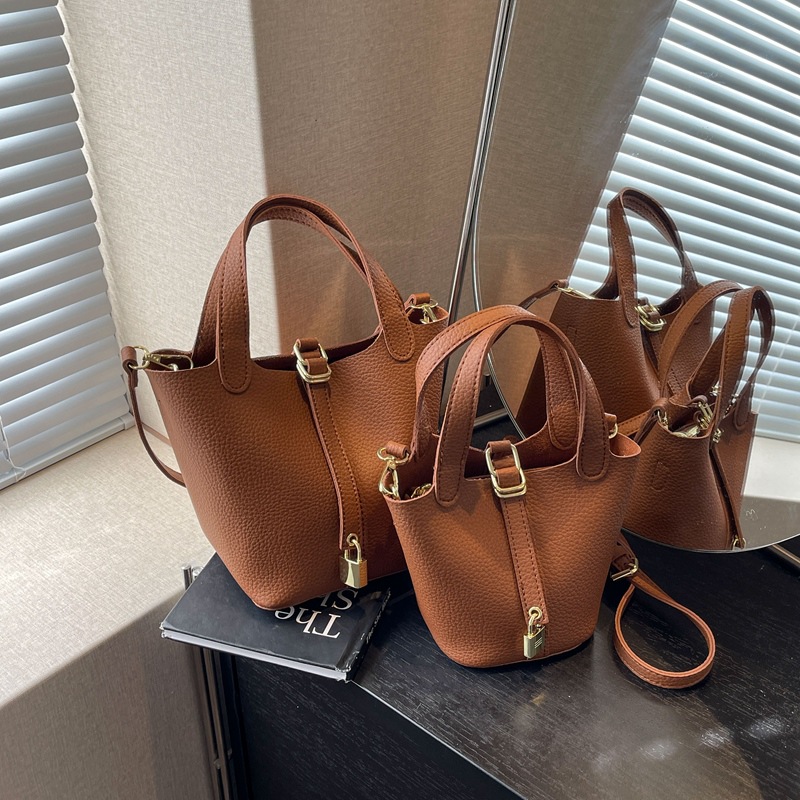 高級感時尚手提包包女2024韓版新款簡約休閒水桶包潮斜挎包