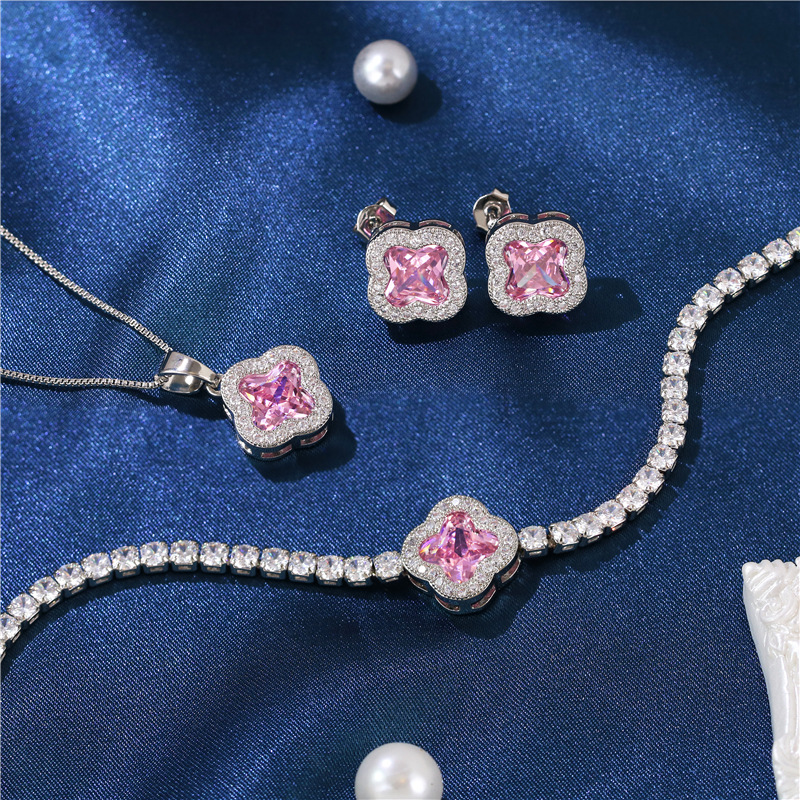 Bracciale da donna alla moda in rame e zirconi, design francese, accessorio di gioielleria_voghion.com