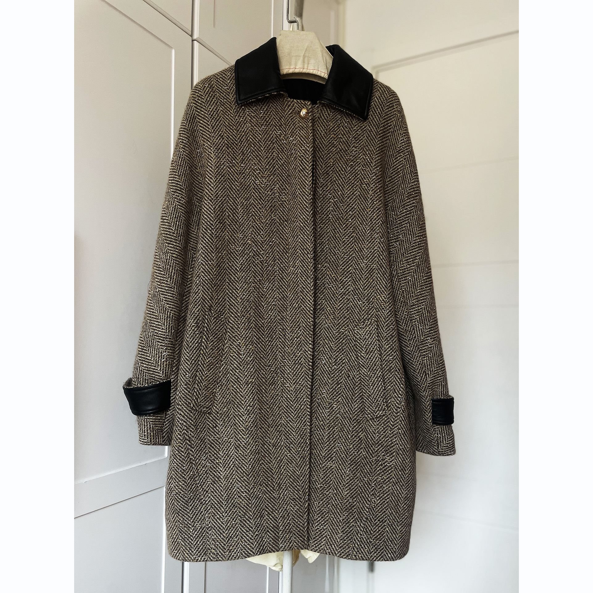 High-End Elegant Goatskin Lapel Long Tweed Outwear Jacket Women's Cocoon-Shaped Woolen Outwear Women's 2025 New Style