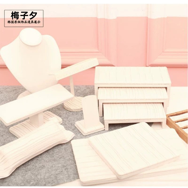 人像のアクセサリーの棚の韓国版のしわの皮のブレスレットの腕時計はイヤリングの耳のチェーンの棚のショーウインドーを撮影して道具の卸売りを陳列します。