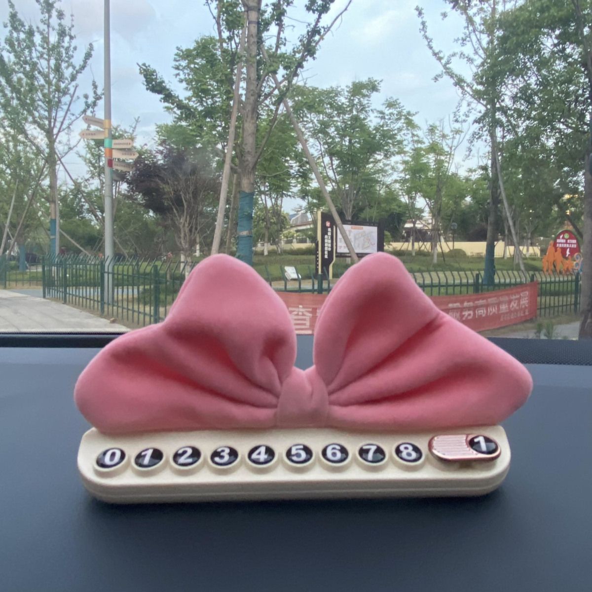 New Temporary Parking Number Plate with Creative Bow Design, Car Parking Sign, Car Moving License Plate, In-Car Decoration with a High-End Feel