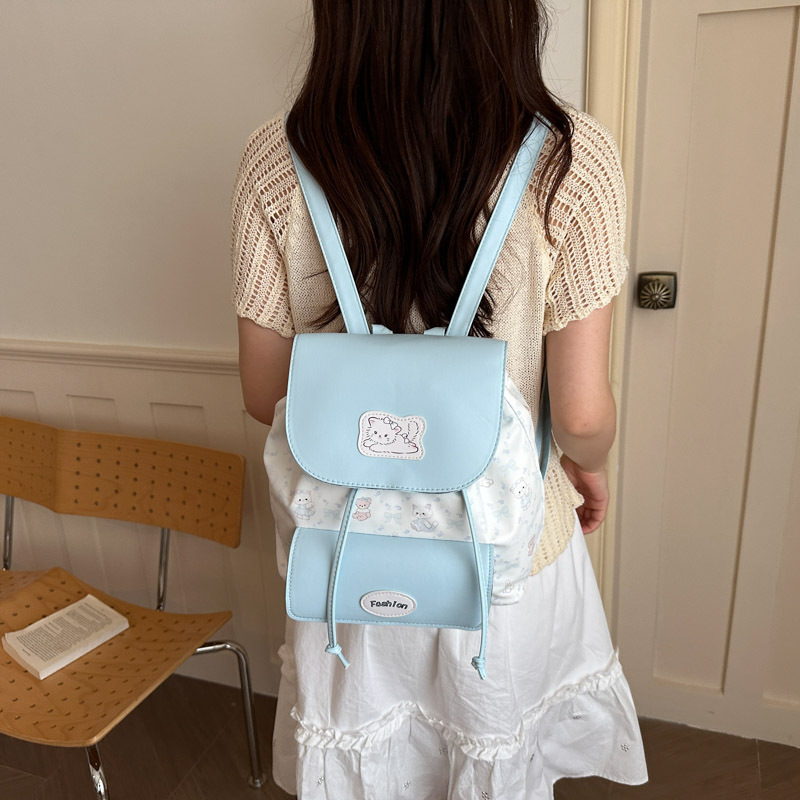 2026 nueva mochila de moda de verano dulce chica pequeña mochila de viento simple universidad mochila de color de choque mujer