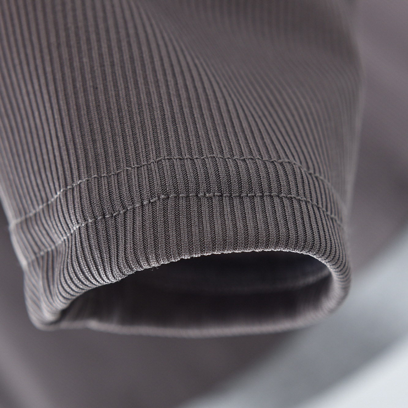 New striped long sleeved short style   two-piece T-shirt versatile women's base shirt contrasting crescent round neck_voghion.com