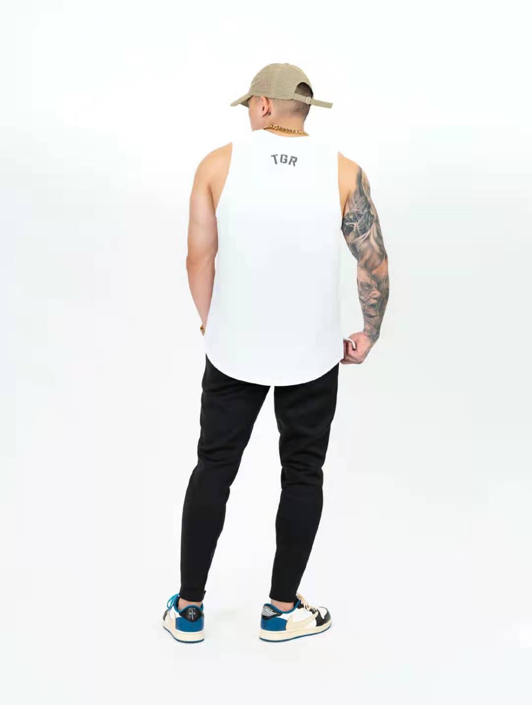 Men's sleeveless workout vest