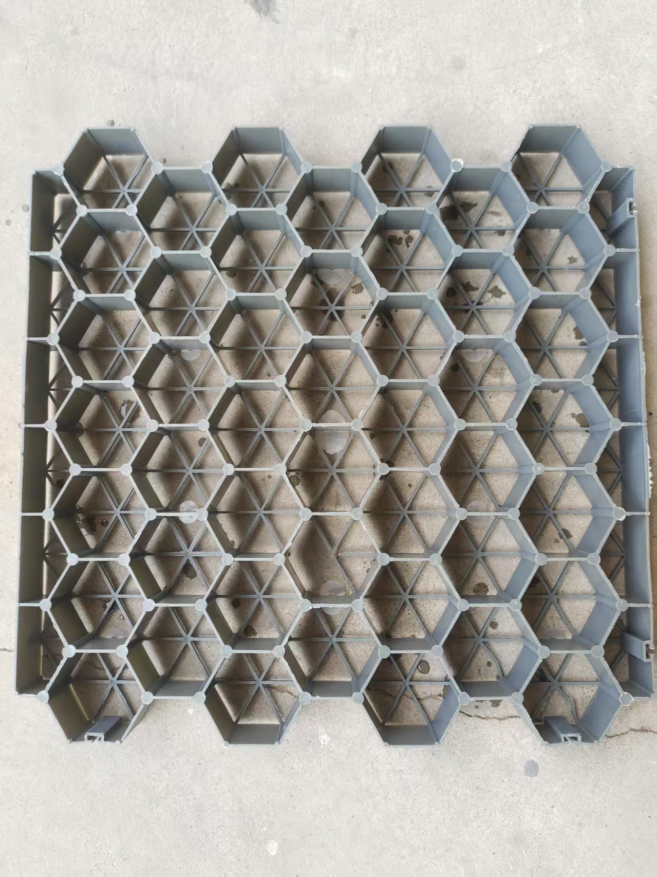 Grille de plantación de césped HDPE estacionamiento jardín verde de 4 cm de alto patio de grava bloqueado ecológico de protección de pendiente