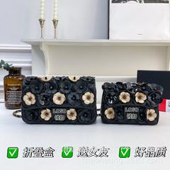 2025年新作 チェーンショルダーバッグ おしゃれな椿柄 withbox ニッチなクロスボディバッグ 女性用バッグ クロスボーダーバッグ 多用途