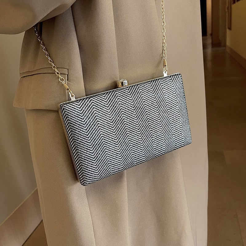 Nuevo paquete de cena de lujo ligero de damas huesos de pescado bolsas de mano clip brillante de fiesta celebridades bolsas de cena de moda